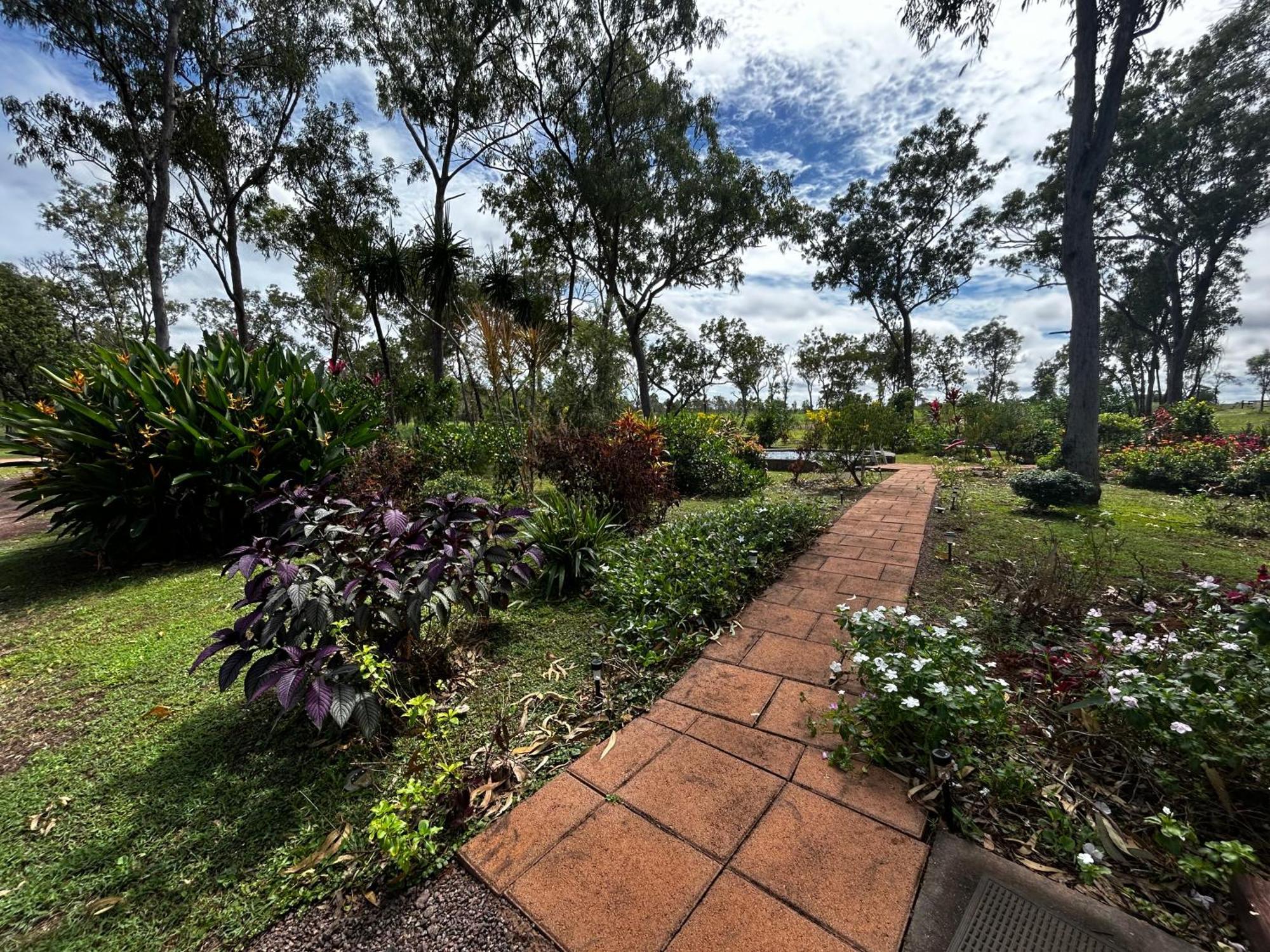 Litchfield Tropical Stay Batchelor Eksteriør bilde